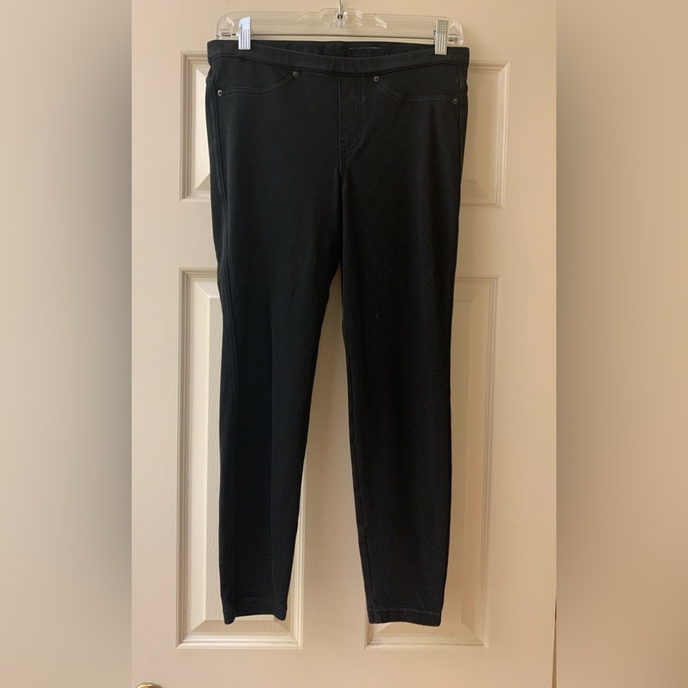 HUE Classic Black Jeggings